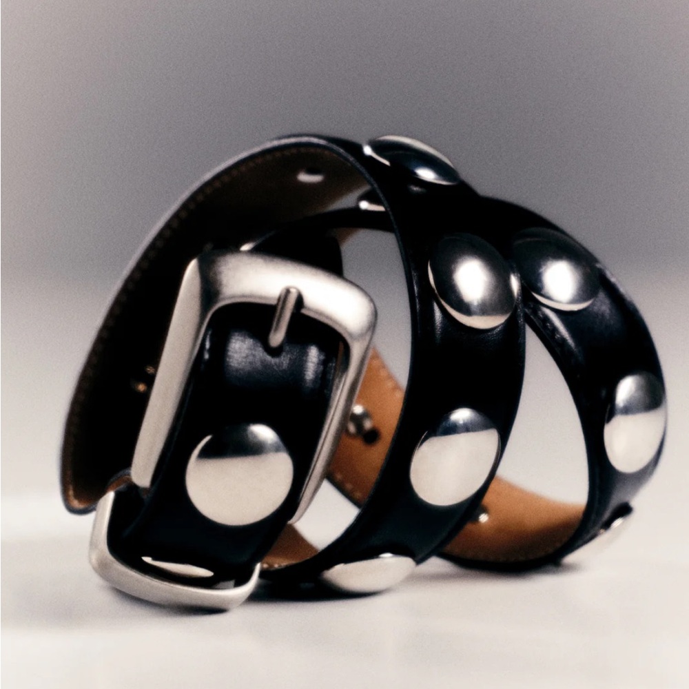 Khaite Benny Belt in black leather and silver. Size 70.